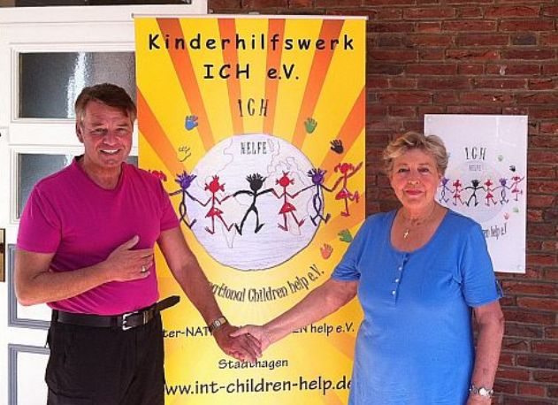 2013 07 26 Mutter Beimer bei ICH e.V. mit Dr. Dieter Kindermann