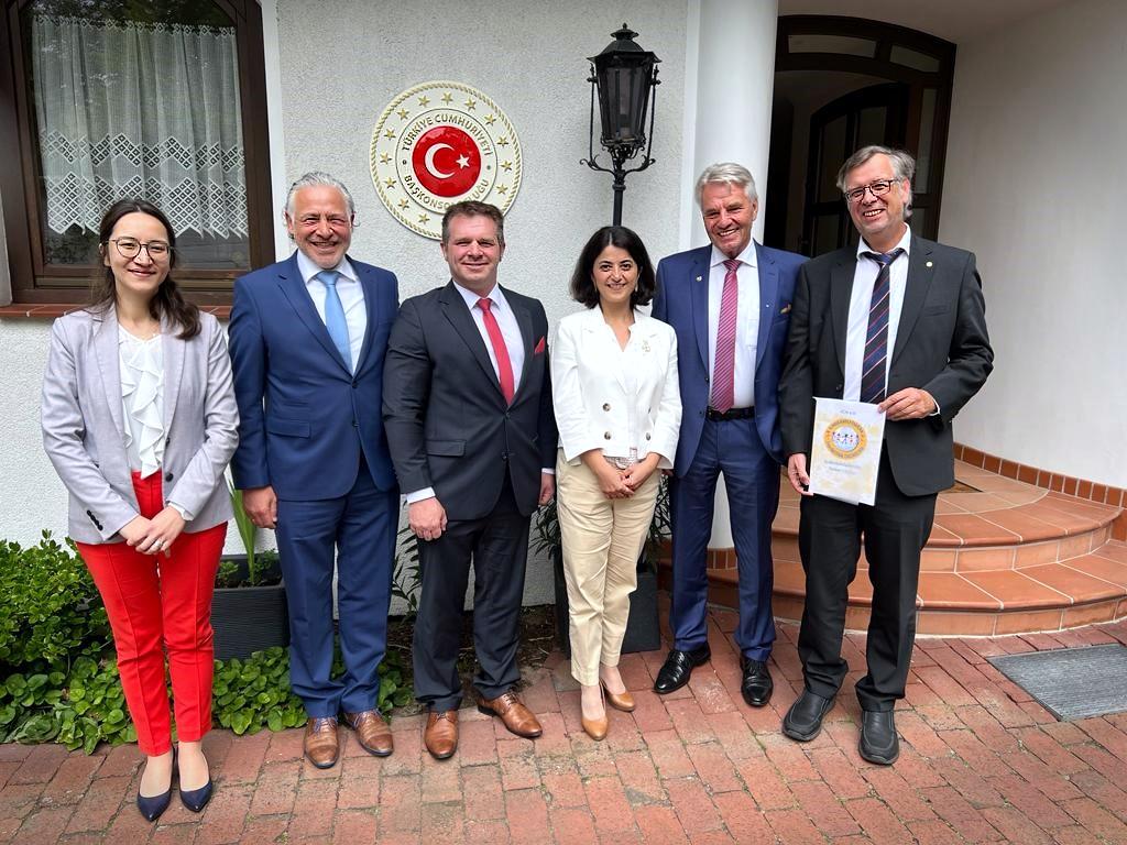 Türkische Generalkonsulin würdigt Einsatz von ICH e.V. und Lions Club Stadthagen in den Erdbebengebieten