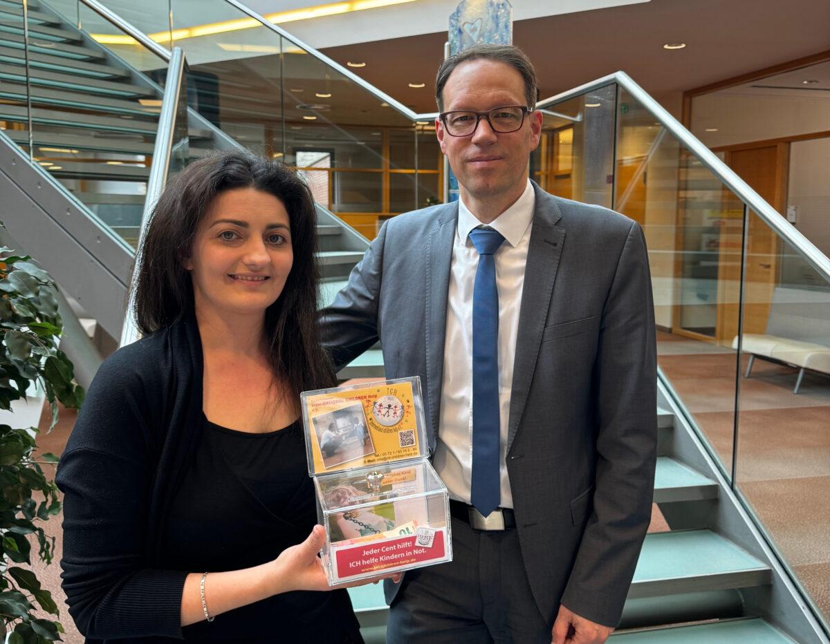 Nikoleta von Roden, Markus Meyer von der Volksbank Hameln-Stadthagen