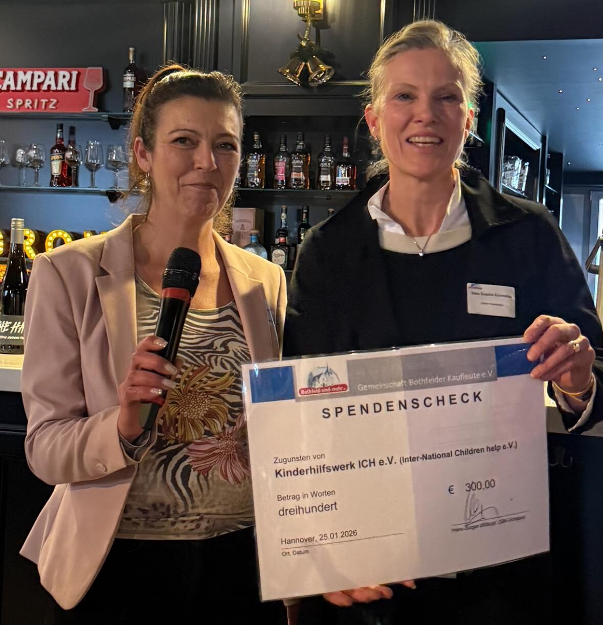 Gemeinschaft Bothfelder Kaufleute unterstützen den ICH e.V. – 300 Euro aus Tombola-Erlös